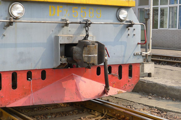 我國(guó)火車車鉤的發(fā)展歷程簡(jiǎn)談