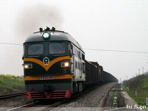 DF4B型貨運(yùn)機(jī)車