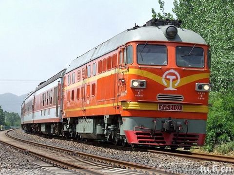 DF4B型客運(yùn)機(jī)車